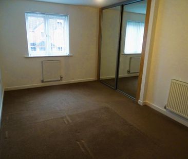 3 bedroom end of terrace house to rent - Photo 4
