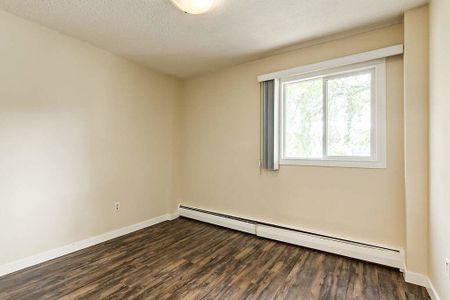 1512 15 Ave SW, Calgary - Photo 3