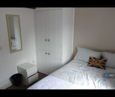 3 bedroom end of terrace house to rent - Photo 5