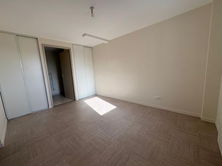 Location Maison 4 pièces 80m² LA VILLE AUX DAMES 37700 - Photo 3