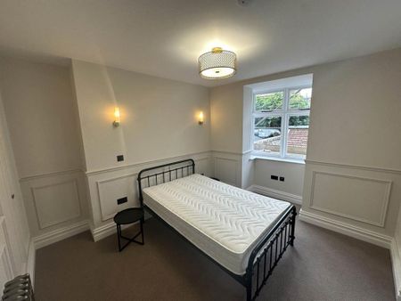 5 bedroom flat to rent - Photo 2