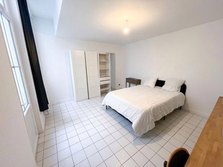 Location Appartement 4 pièces 84m² BORDEAUX 33000 - Photo 2