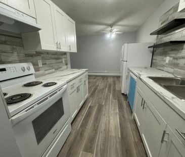 Modern and Spacious 2-Bedroom Apartment - SMALL PET FRIENDLY! - Photo 1