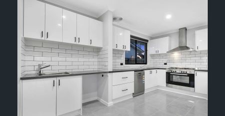 RENOVATED FAMILY HOME IN GREAT LOCATION - Photo 5