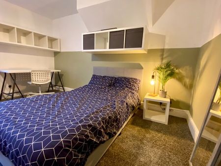 6 Bed Terraced House, Blantyre Road, L15 - Photo 4