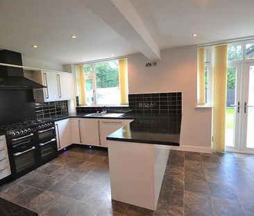 Windermere Drive, Alderley Edge - Photo 3