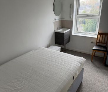 1 bedroom house of multiple occupation to rent - Photo 2