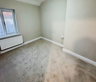 Heol Tregoning, LLANELLI - Photo 4