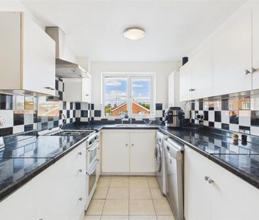2 bedroom maisonette to rent - Photo 3