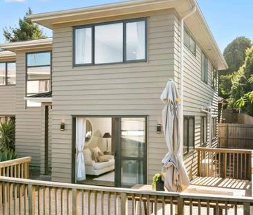 Totara Vale, 5 bedrooms - Photo 3