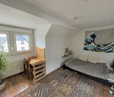 Gemütliche ca. 40m² große 2-Zimmer-Dachgeschosswohnung in Hagen Hol... - Foto 1