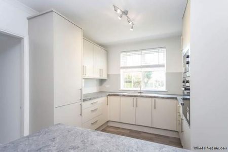 4 bedroom property to rent in Tring - Photo 3