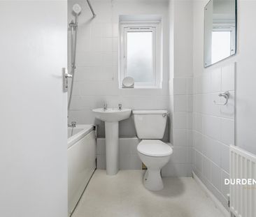 Dale Close, Stanway - Photo 2