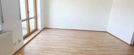 Wohnen im Herzog-Georg-Ring: 3-Raum-Wohnung mit Balkon! - Foto 1