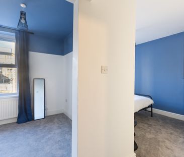 Trendy house share 10 minutes walk to city centre Room 3 - Photo 6