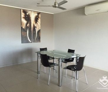 FULLY FURNISHED IN THE HEART OF THE CBD - Photo 4