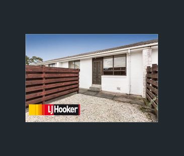 IMMACULATE UNIT- CONVENIENCE NOBLE PARK LOCATION - Photo 2