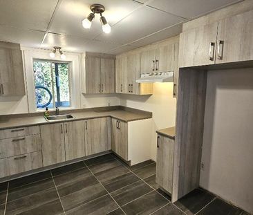 Beau 4 ½ dans un demi sous-sol ! Disponible dès maintenant ! - Photo 2