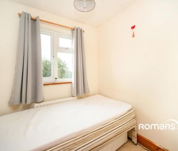 4 bedroom semi-detached house to rent - Photo 4