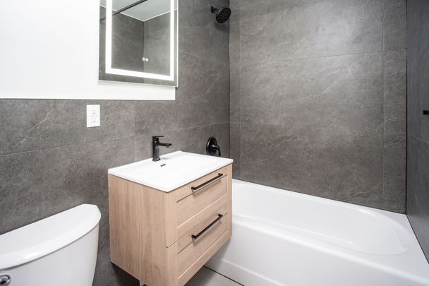 For Lease - 371 Lakeshore Road Unit# 406, Mississauga, Ontario - Photo 1