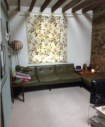 2 Bed Terraced House, Albany Mews, SE5 - Photo 2