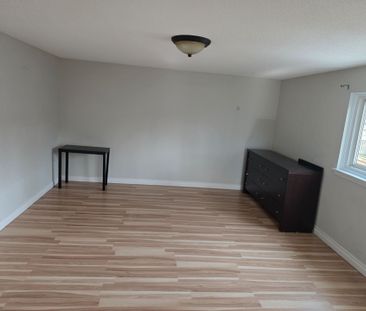 For Lease - 72 Fanshawe Drive, Brampton, Ontario - Photo 4