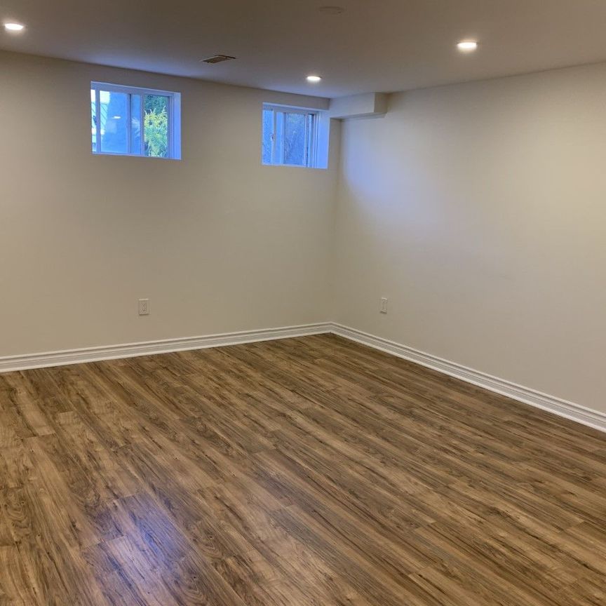 For Lease - 3083 Highbourne Crescent, Oakville, Ontario - Photo 1