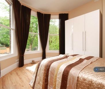 3 bedroom flat to rent - Photo 5