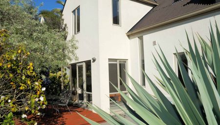 Fully Furnished, Great Location, all amenities - Photo 2