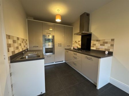 Bathpool, Taunton - Photo 3