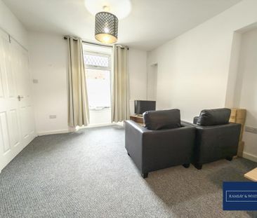 4 bedroom terraced house to rent - Photo 6