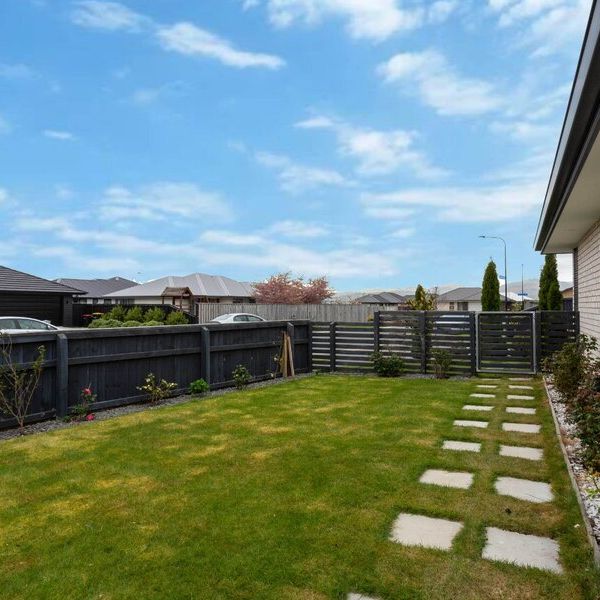 Executive 3 Bedroom Family Home in Wigram! - Photo 1
