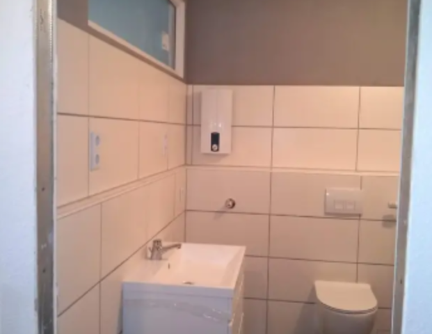 Moderne, geräumige Studio-Wohnung mit Einbauküche - Photo 1