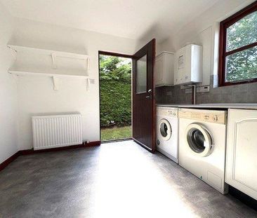 2 bedroom semi-detached house to rent - Photo 6