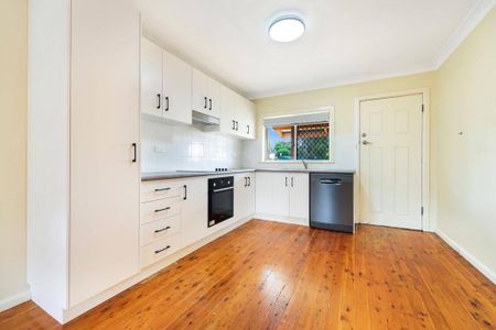 3 bedroom Family Home - Photo 2