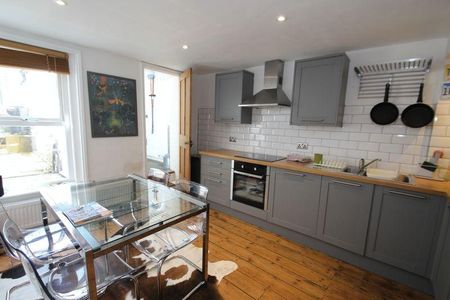 2 bedroom terraced house to rent - Photo 5