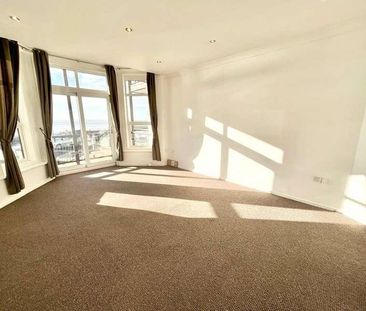 Mount Liell Court East, The Leas, Westcliff-on-sea, Essex, SS0 - Photo 3