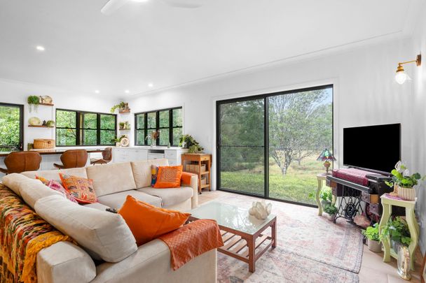 Owner ready to move on - price reduced. - Photo 1