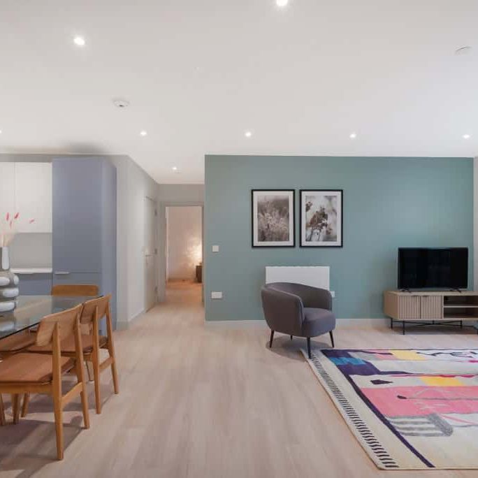 The Oakgate, KT22 7RZ, Surrey - Photo 1