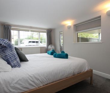 4 bedroom detached house to rent - Photo 2