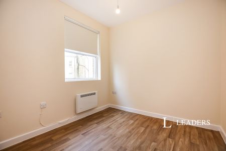 1 bedroom apartment to rent St. Peters Gardens, Marefair, Northampton, Northamptonshire, NN1 - Photo 2