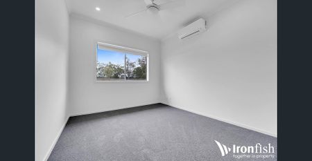 Brand New Spacious Family Home in Crestmead - $720/week - Photo 3