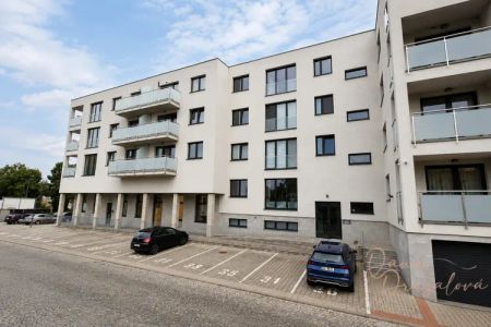 Pronájem panoramatického bytu v novostavbě, 2kk s lodžii, 59 m - Photo 5