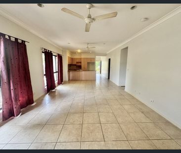 STYLE, SPACE & BRAND NEW CARPETS – READY FOR YOU - Photo 1