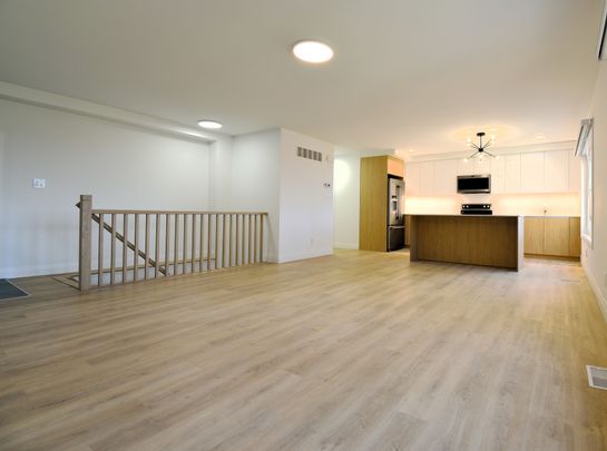 For Lease - 2-54 Florence Street, Huntsville, Ontario - Photo 1