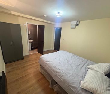 1 bed 512 - To Let - Photo 1