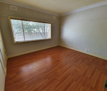 62 Haughton Road, Oakleigh VIC 3166 - House For Rent | Domain - Photo 3