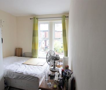 5 bedroom House To Let - Photo 5