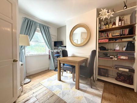 2 bedroom terraced house to rent - Photo 3