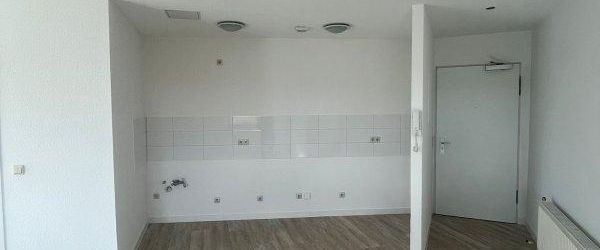 Dachterrasse und Fahrstuhl! Renovierte Wohnung mit Klimanlage - Foto 1